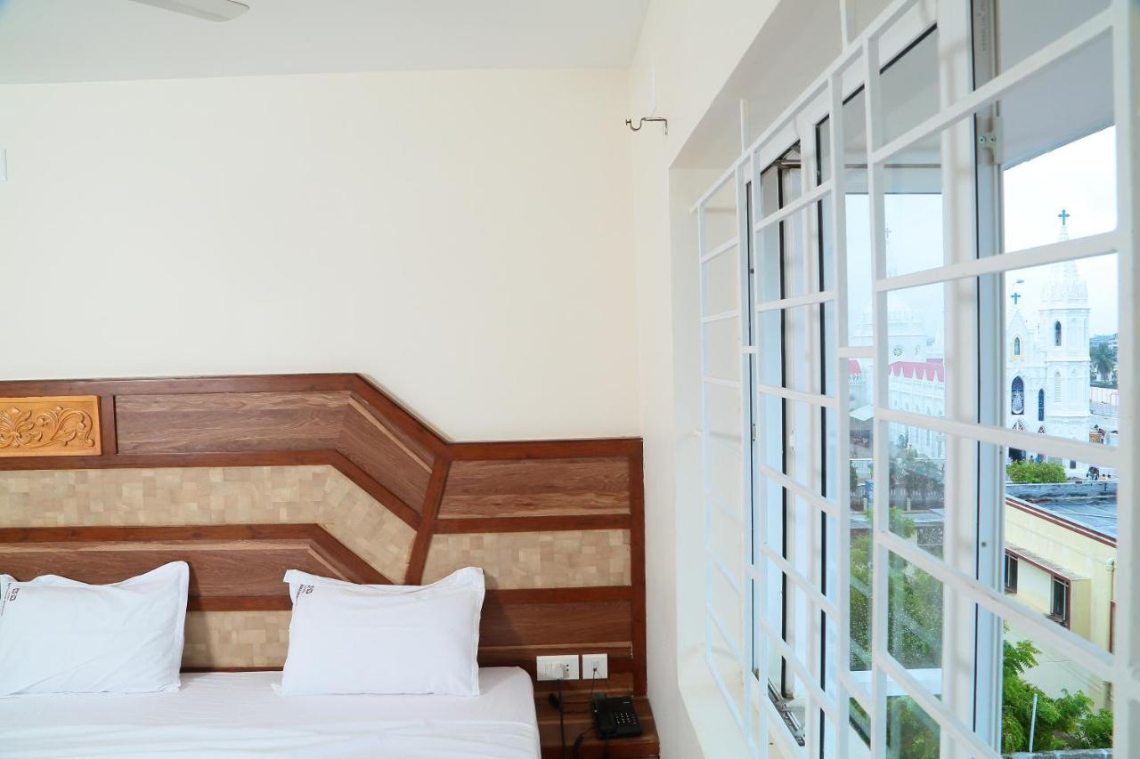 Annai In Saravana Bhavan Fine Stay And Restaurant Velankanni Exterior photo