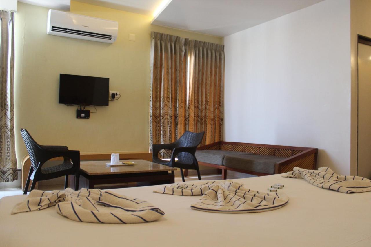 Annai In Saravana Bhavan Fine Stay And Restaurant Velankanni Exterior photo