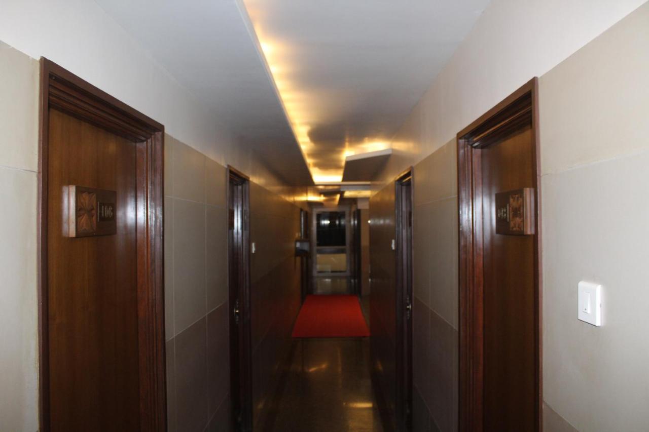 Annai In Saravana Bhavan Fine Stay And Restaurant Velankanni Exterior photo