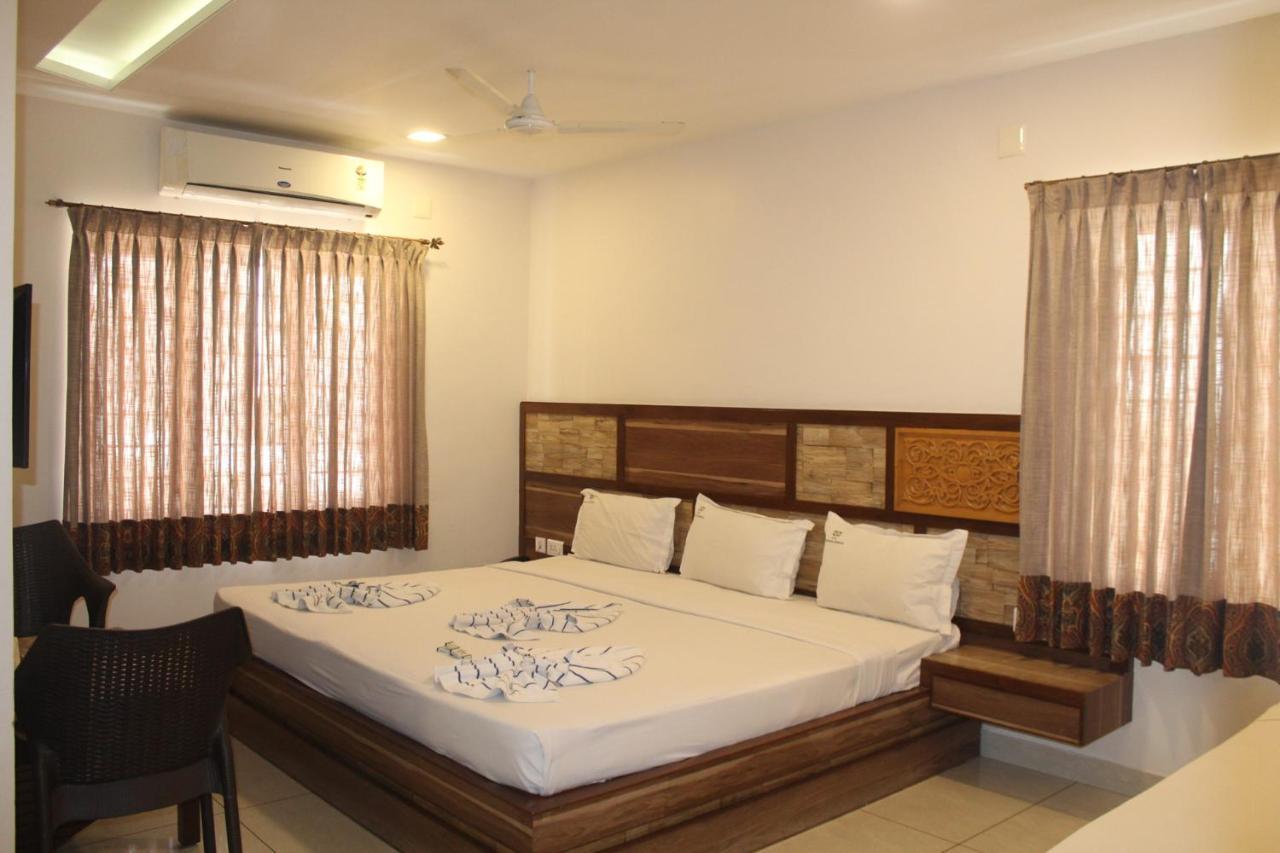 Annai In Saravana Bhavan Fine Stay And Restaurant Velankanni Exterior photo