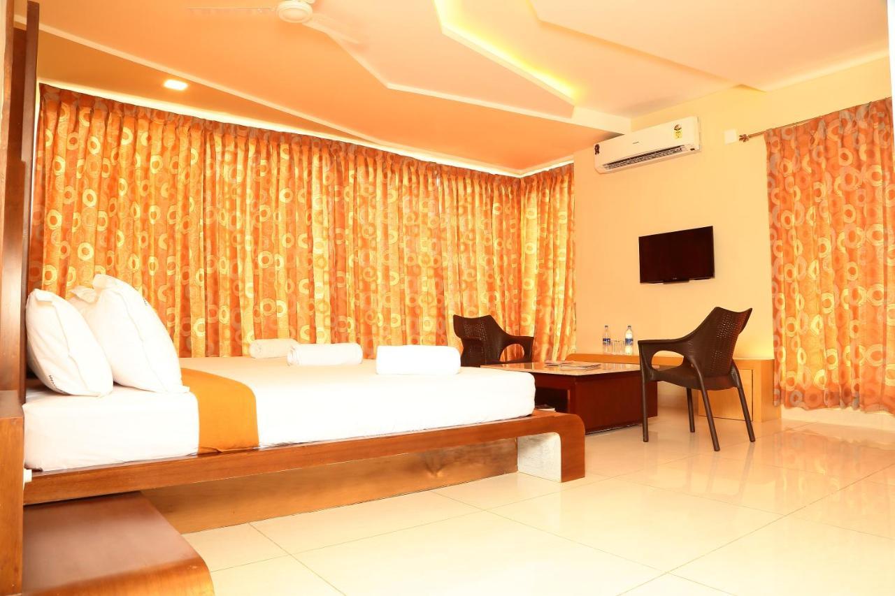 Annai In Saravana Bhavan Fine Stay And Restaurant Velankanni Exterior photo